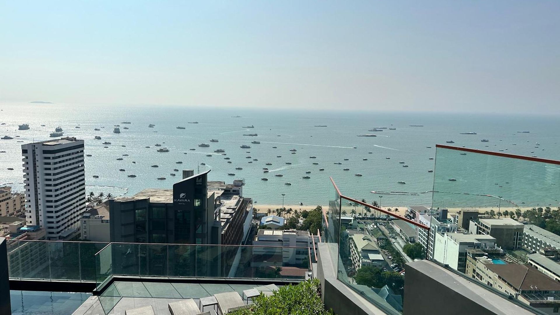 Edge อพาร์ทเม้น *