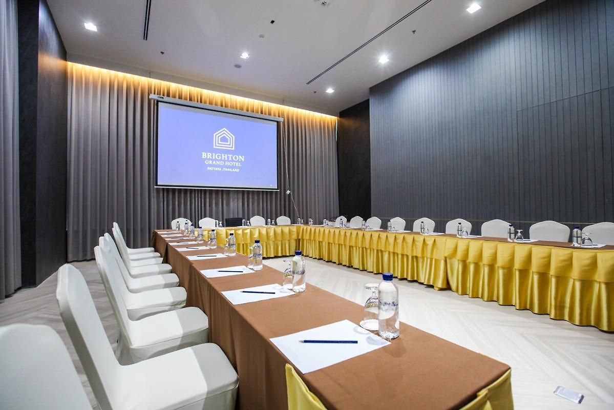 Brighton Grand & Convention โรงแรม