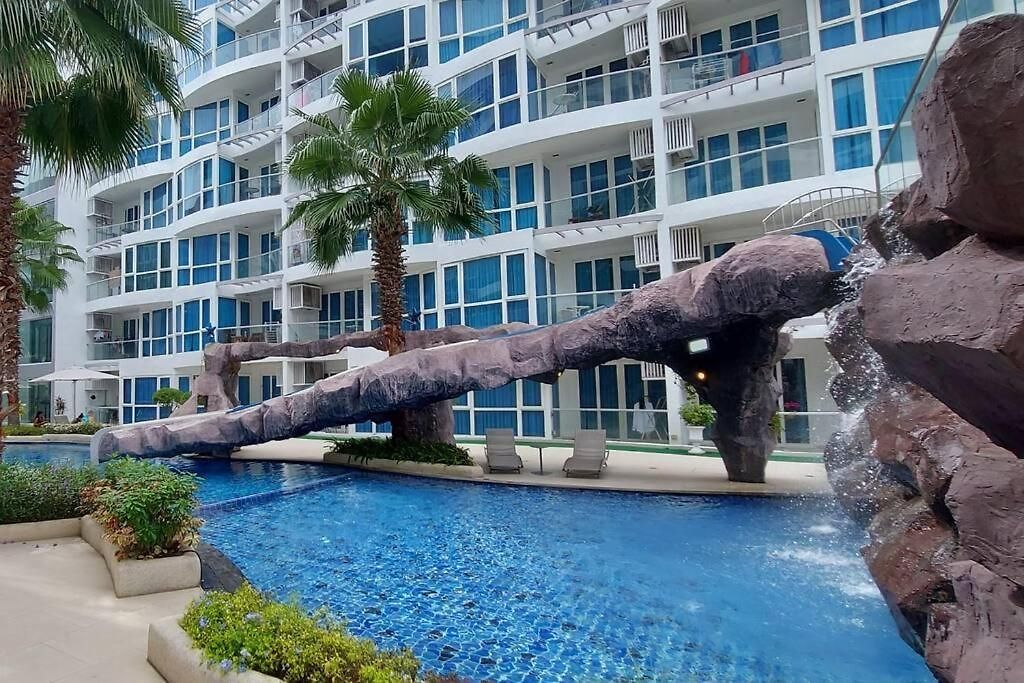 Grand Avenue - 2 B - 2 Baths, Pool View, 60sqm Apartment Pattaya