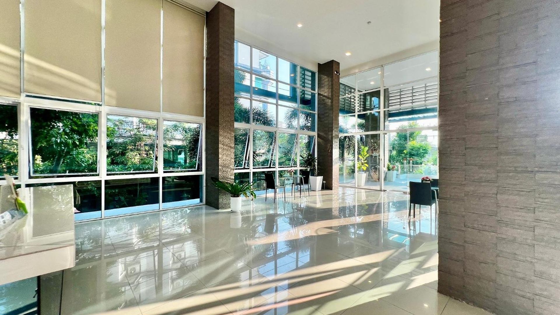 The Winner- 608 - Lovely Near The Sea On Praatumnak Hill *