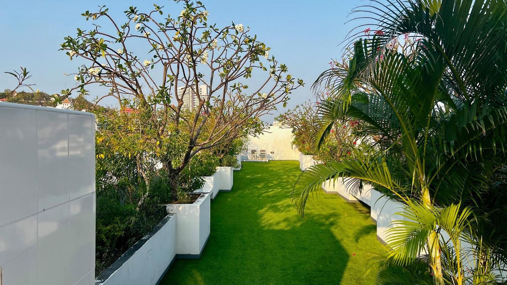 The Winner- 608 - Lovely Near The Sea On Praatumnak Hill *