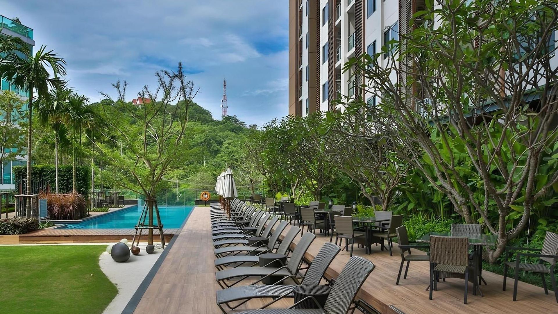 อพาร์ทเม้น Sea View Spacious At *