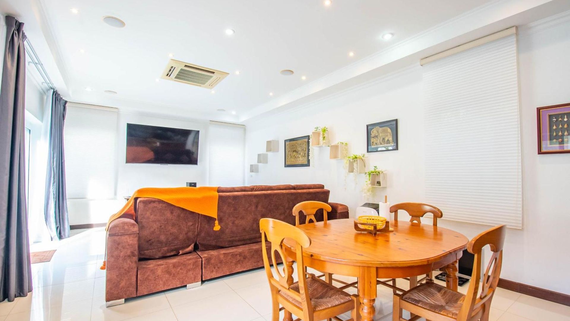 Villa Seaside 3 Pools, 2 Mins Walk To *