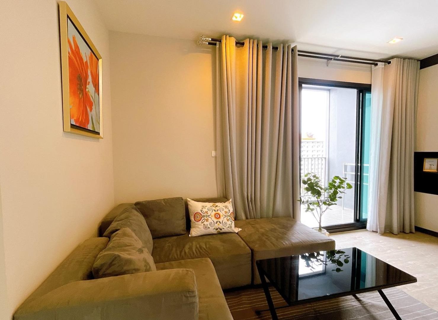 อพาร์ทเม้น The Base 2bed King&queen With Infinity Pool Pattaya