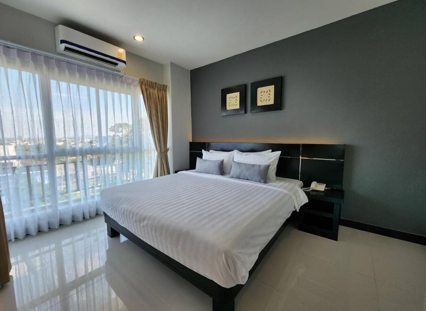 Lhc And โรงแรม 5*