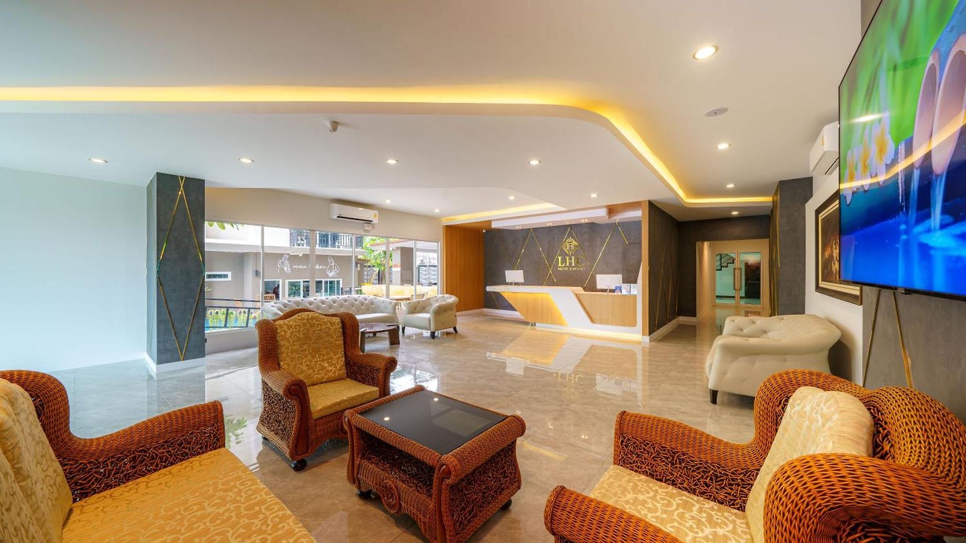 Lhc And โรงแรม 5*
