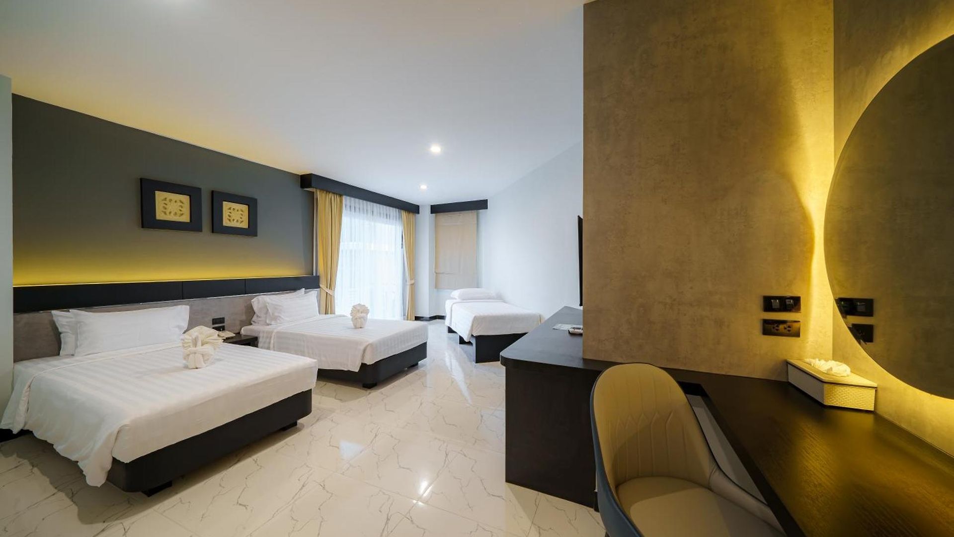 โรงแรม Lhc And 5*