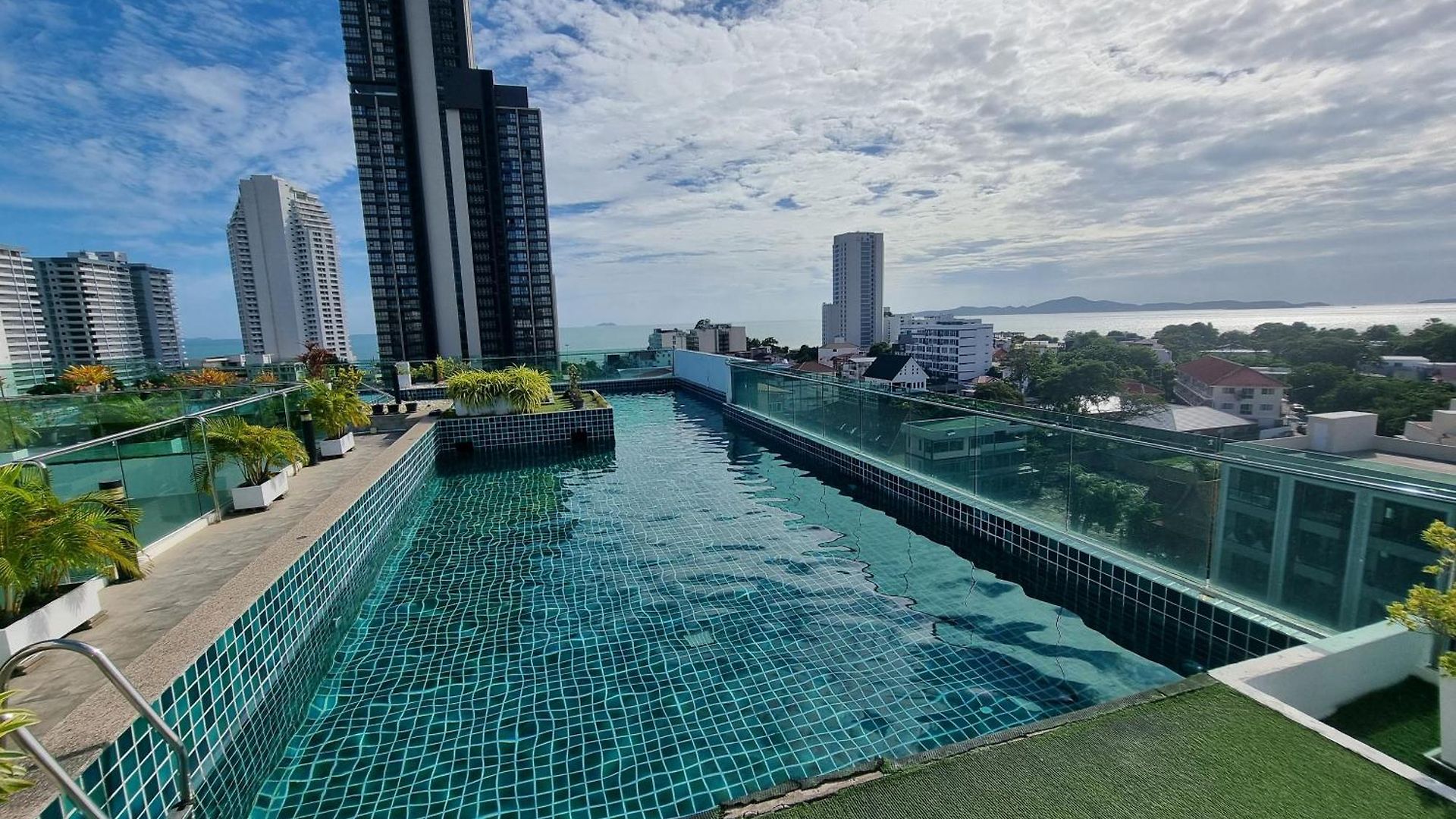 Laguna Bay 1 *