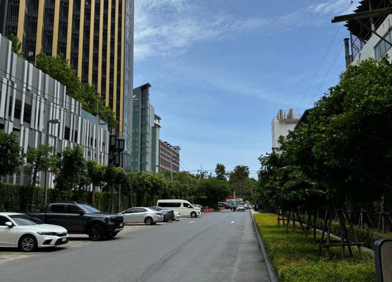 芭提雅市中心the Base 高端公寓酒店 Pattaya