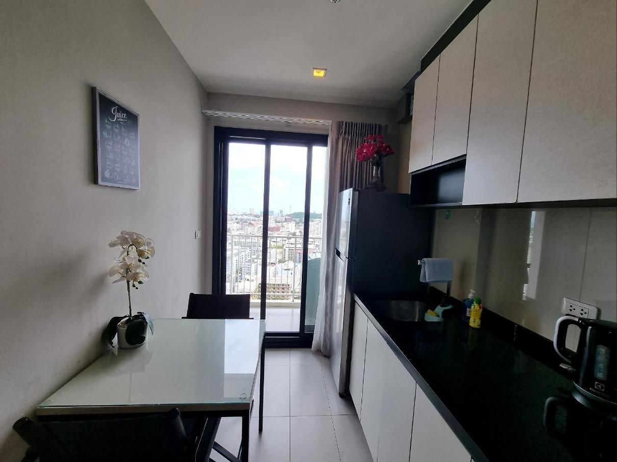 The Base Center Of Rooftop Swimming Pool Apartment Pattaya