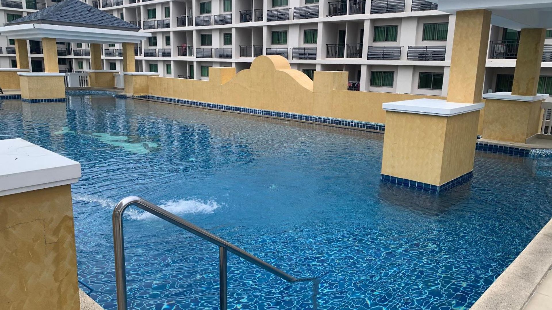 อพาร์ทเม้น Arcadia 网红水系公寓一房 View 专业的健身房 桑拿 中心位置 交通便利 Smart Tv Wifi *