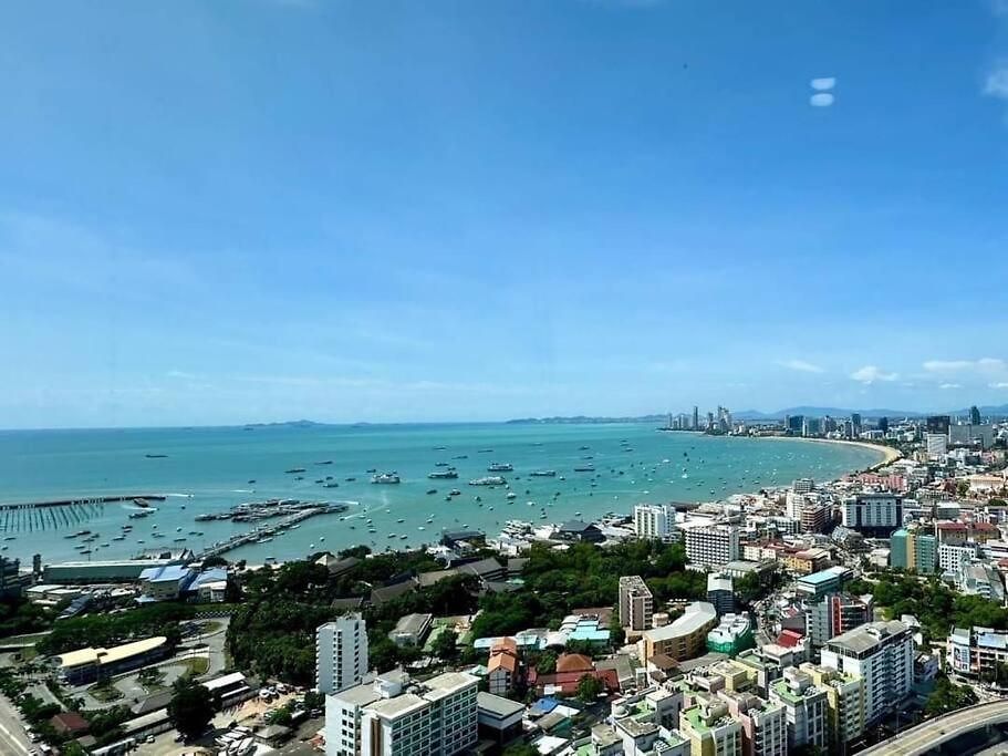 Sea View Spacious Near Walking Street อพาร์ทเม้น *