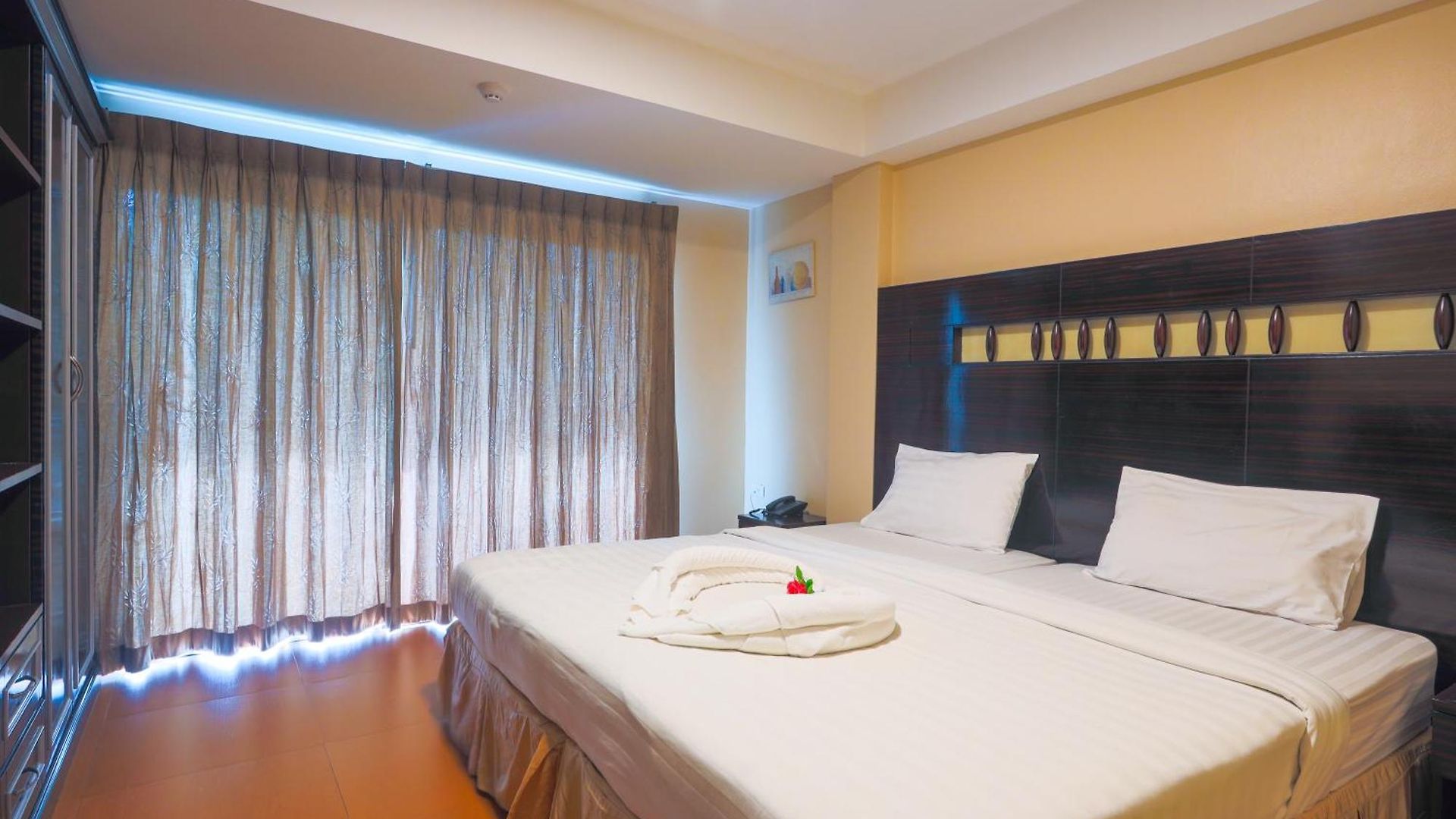 โรงแรม Land Royal 4*