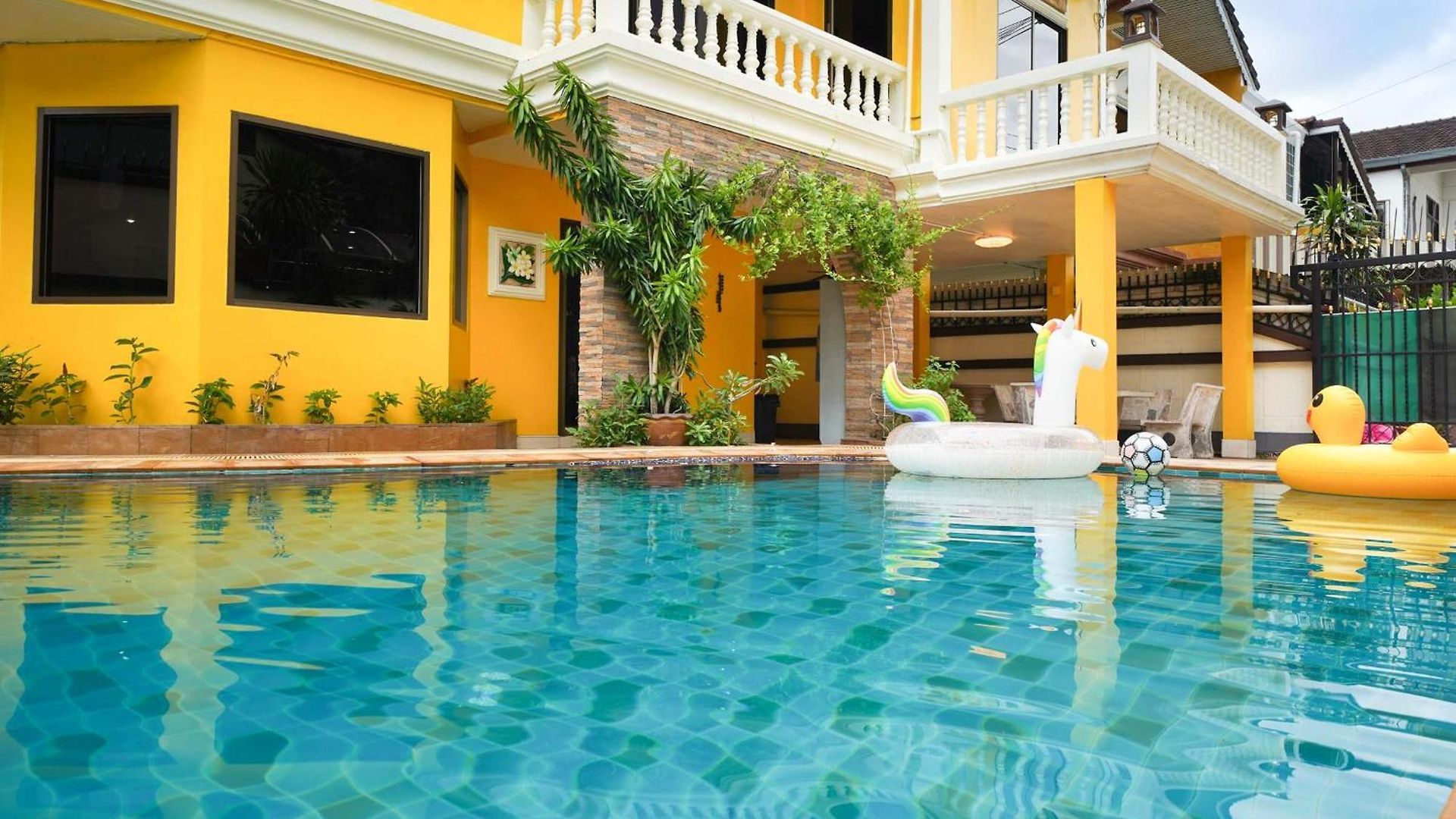 Pool At Near Big C-extra Pattaya