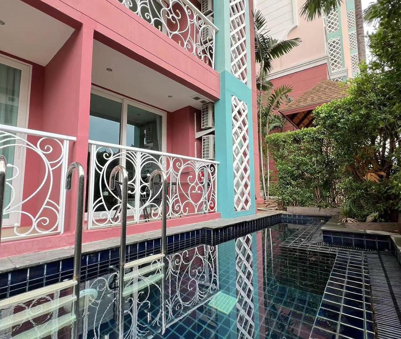 Grand Caribbean Apartment