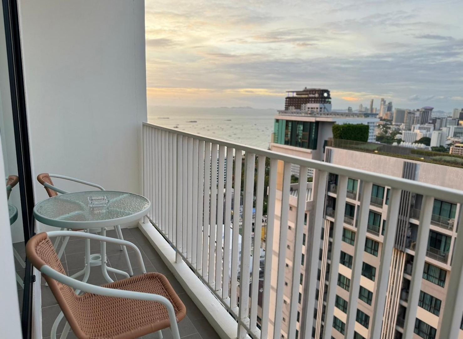 High Floor Sea View At The Base By 888 Apartment *
