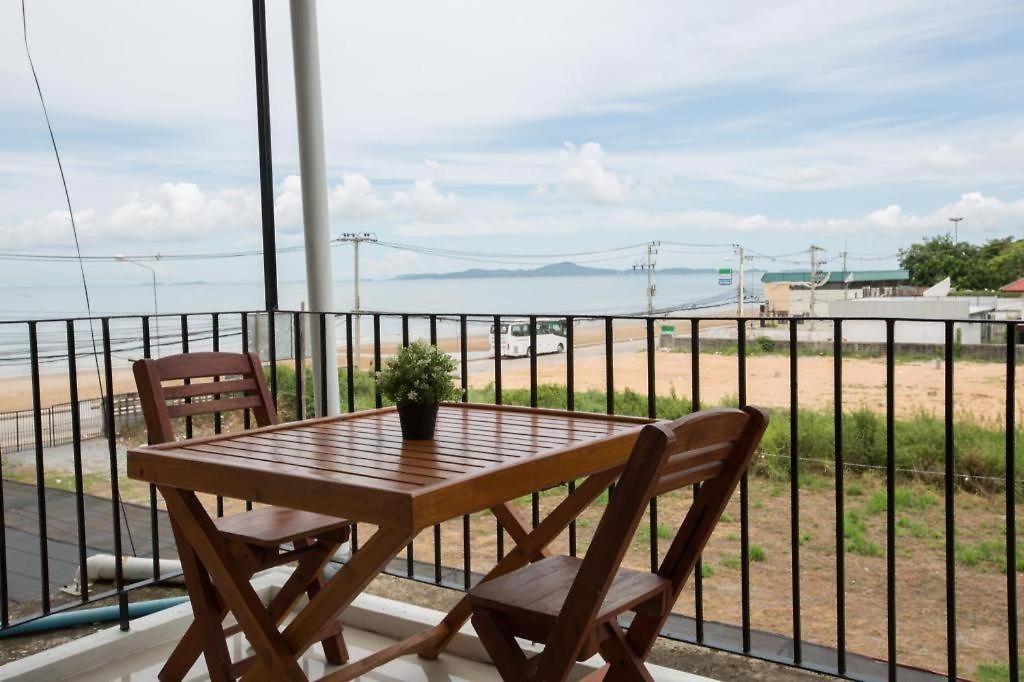 Kp Seaview Jomtien โรงแรม 3*