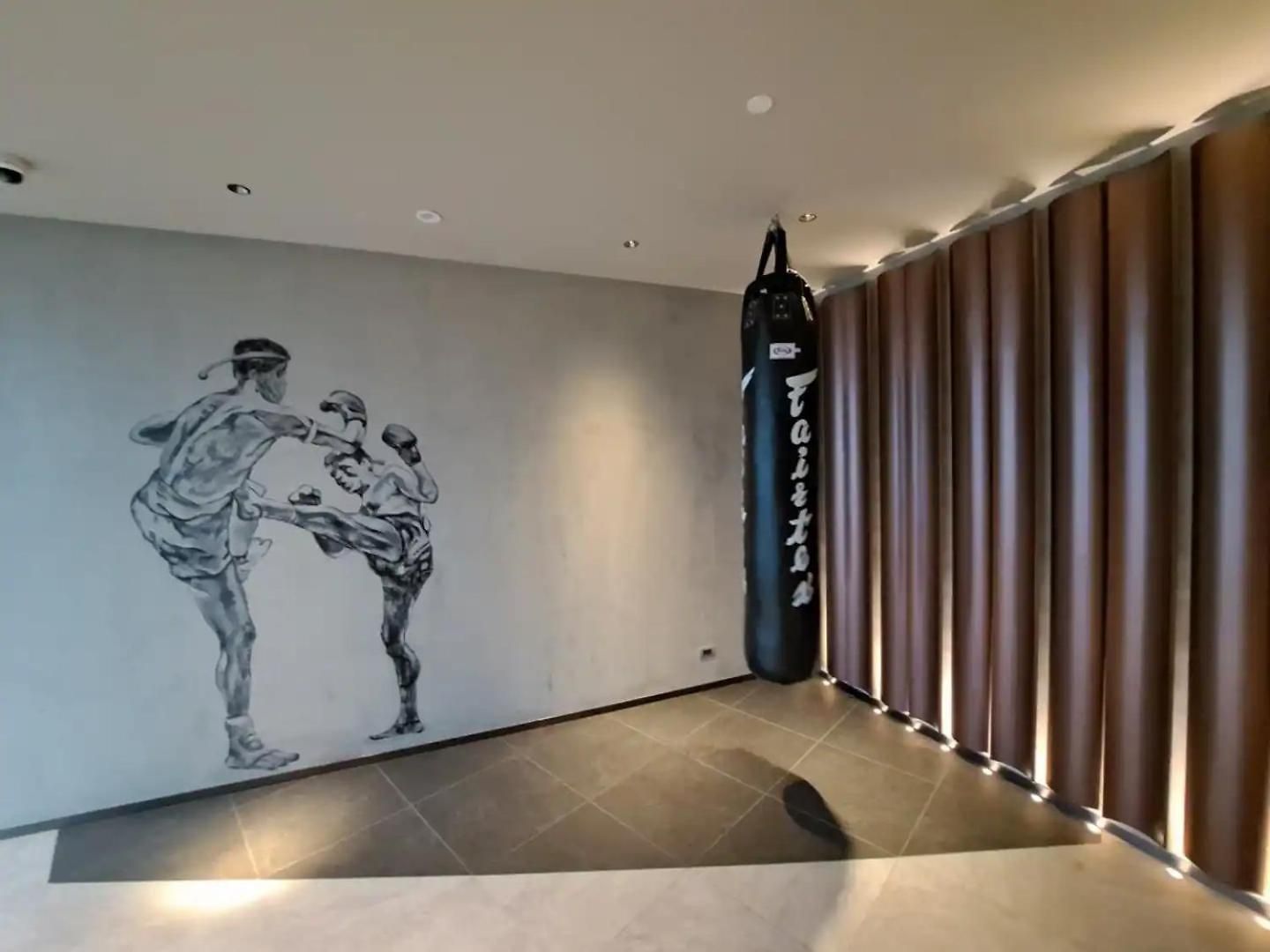Apartment Downtown Chic Rooftop Pool #es20712 Pattaya