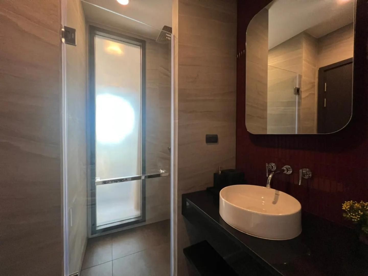 Apartment Downtown Chic Rooftop Pool #es20712
