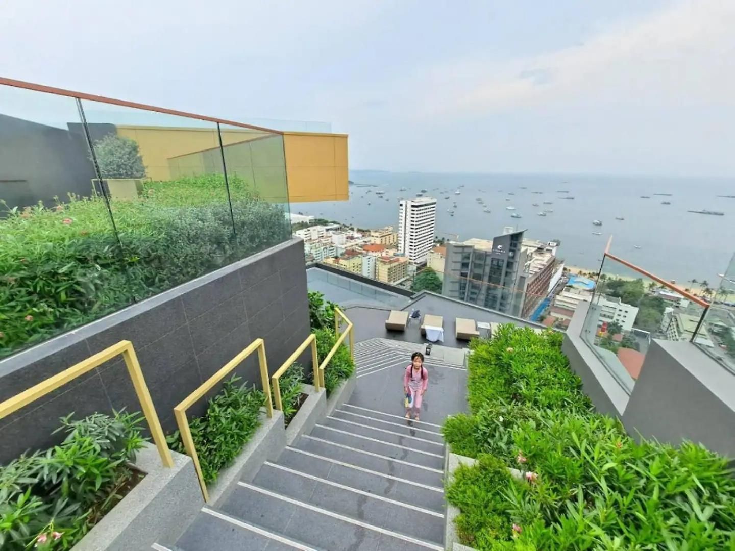 Downtown Chic Rooftop Pool #es20712 *