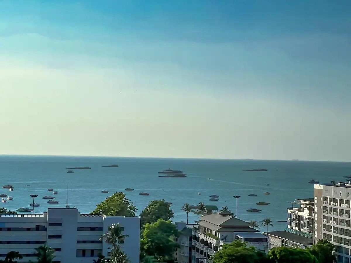 Newest!& Rare 2bdrms Ocean Facing Balcony #ef23914 อพาร์ทเม้น Pattaya