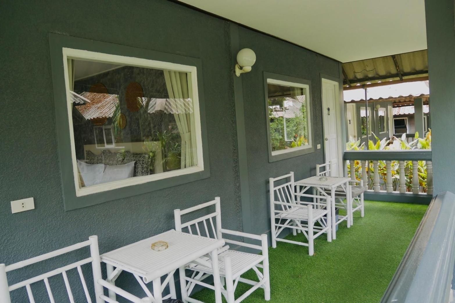 โรงแรม Let's Hyde & - Pool 4*