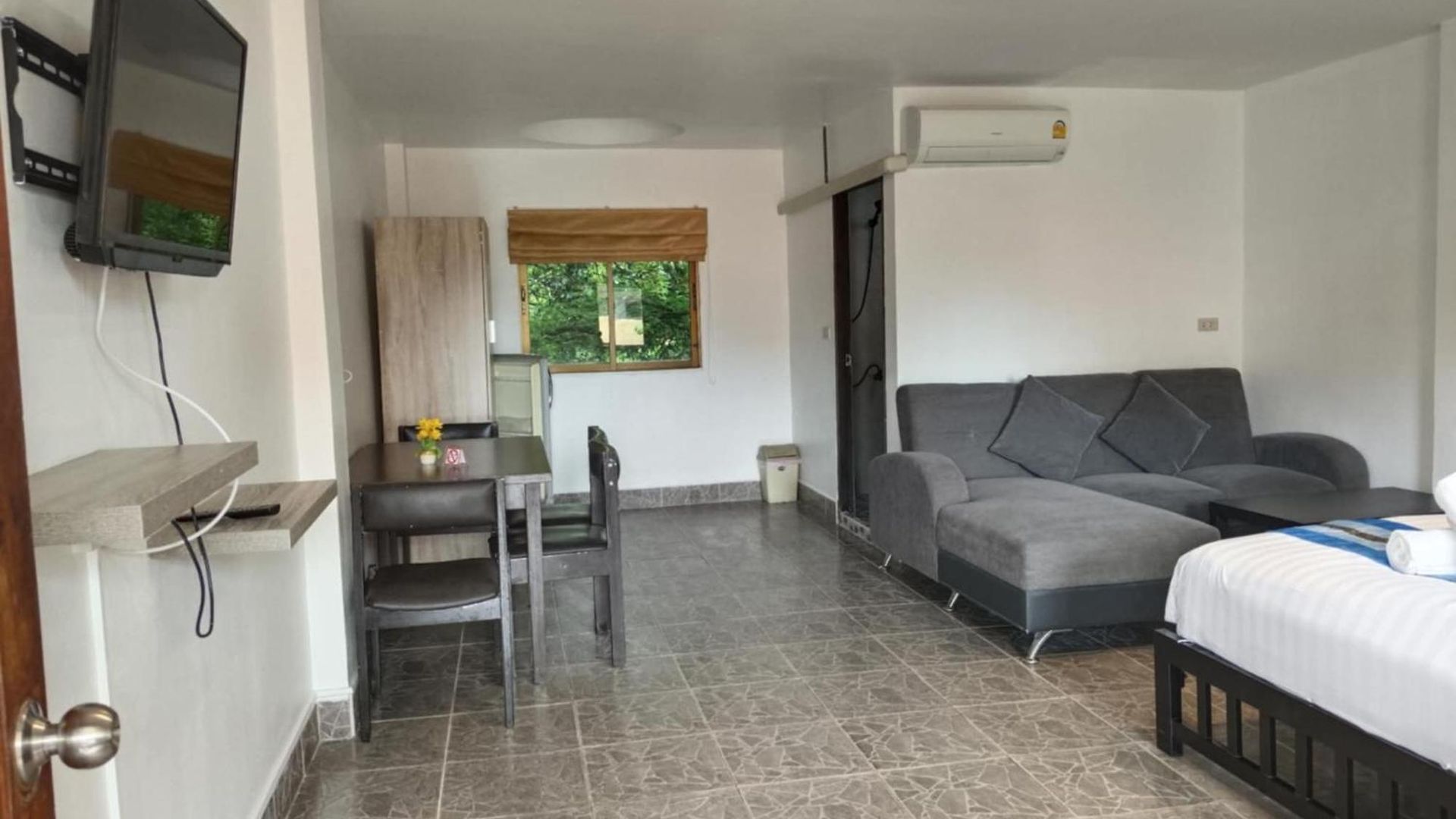 บ้านพัก Phratamnak & - 100 Mtr From The