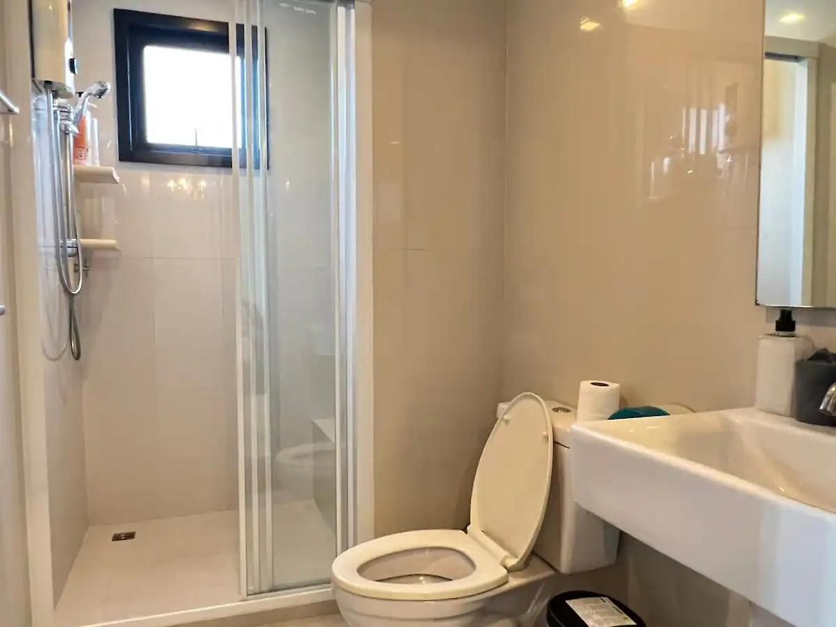 อพาร์ทเม้น Downtown Lux Fun 2bedroom Rooftop Pool #tbb6575 *