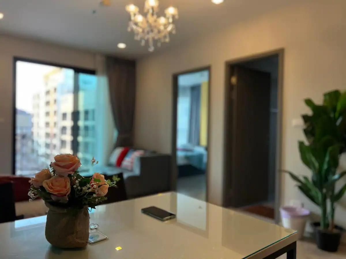 Downtown Lux Fun 2bedroom Rooftop Pool #tbb6575 อพาร์ทเม้น Pattaya