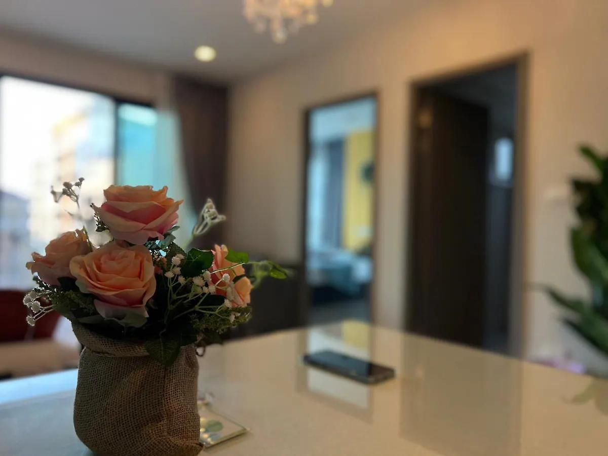 อพาร์ทเม้น Downtown Lux Fun 2bedroom Rooftop Pool #tbb6575 *