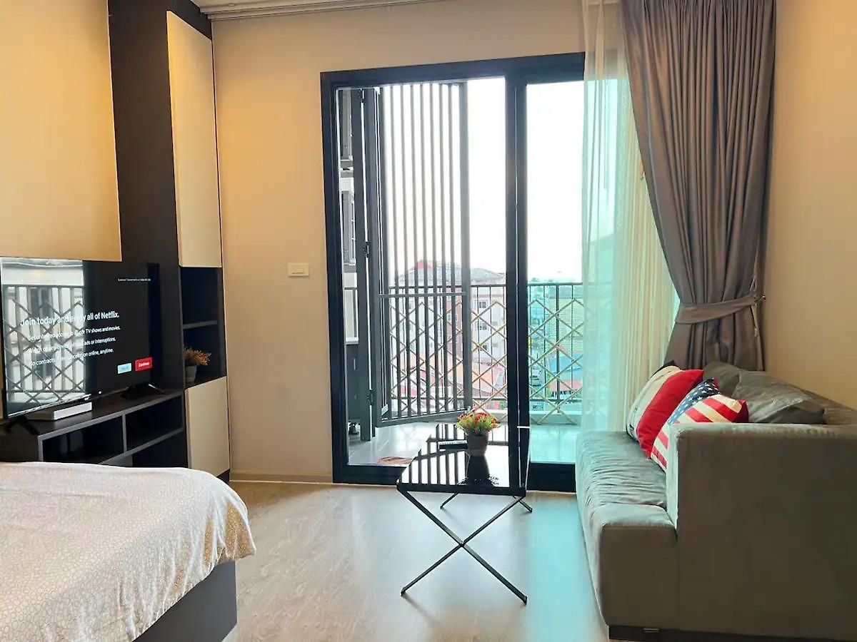 อพาร์ทเม้น Downtown Lux Fun 2bedroom Rooftop Pool #tbb6575