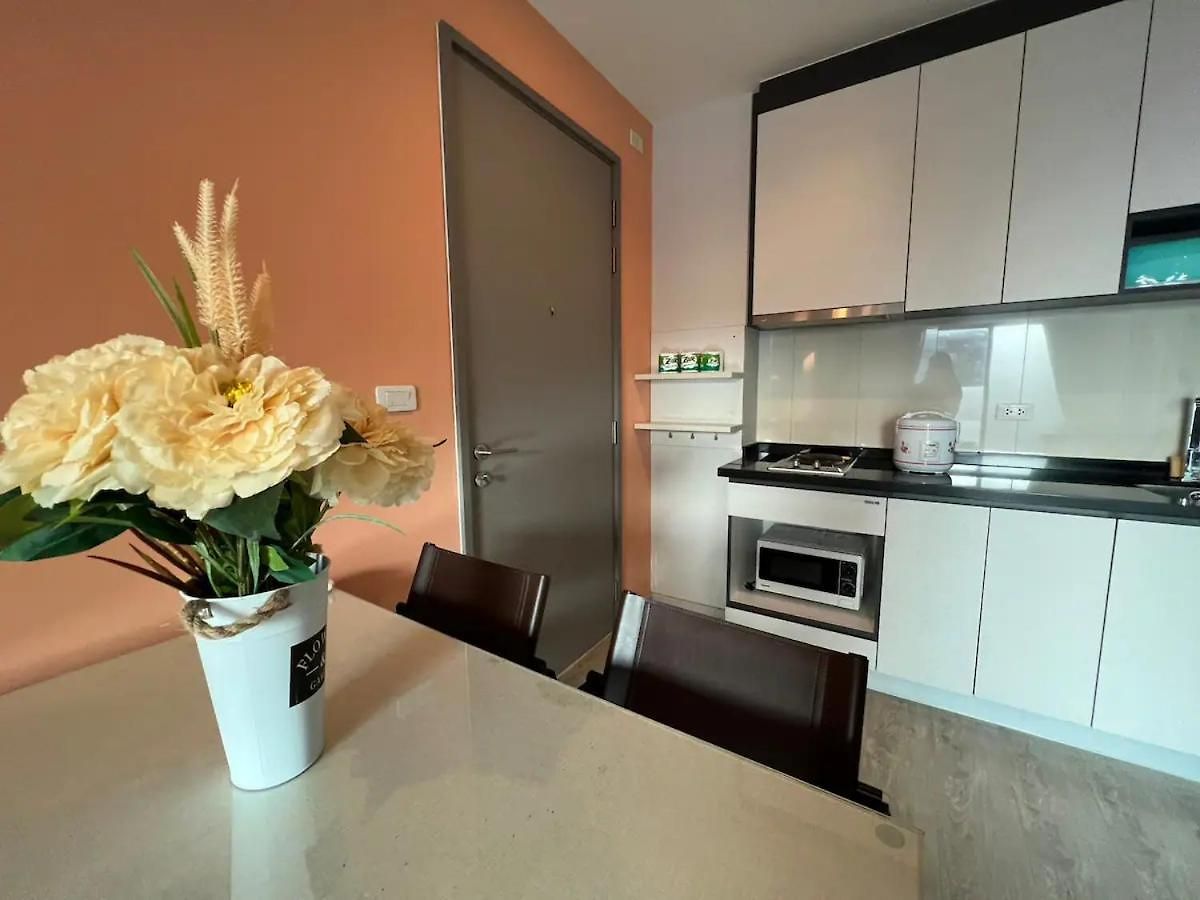 Downtown Lux Fun 2bedroom Rooftop Pool #tbb6032 อพาร์ทเม้น *