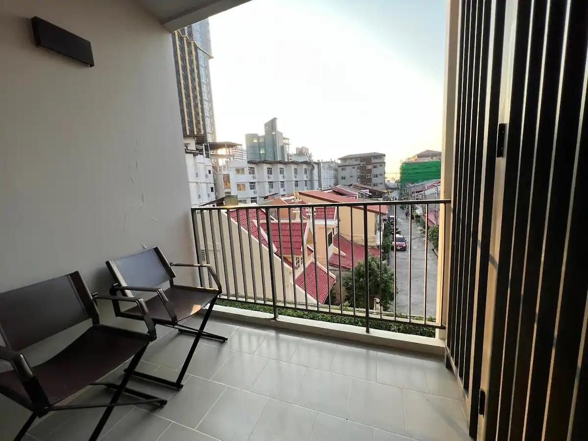 Downtown Lux Fun 2bedroom Rooftop Pool #tbb6032 อพาร์ทเม้น Pattaya