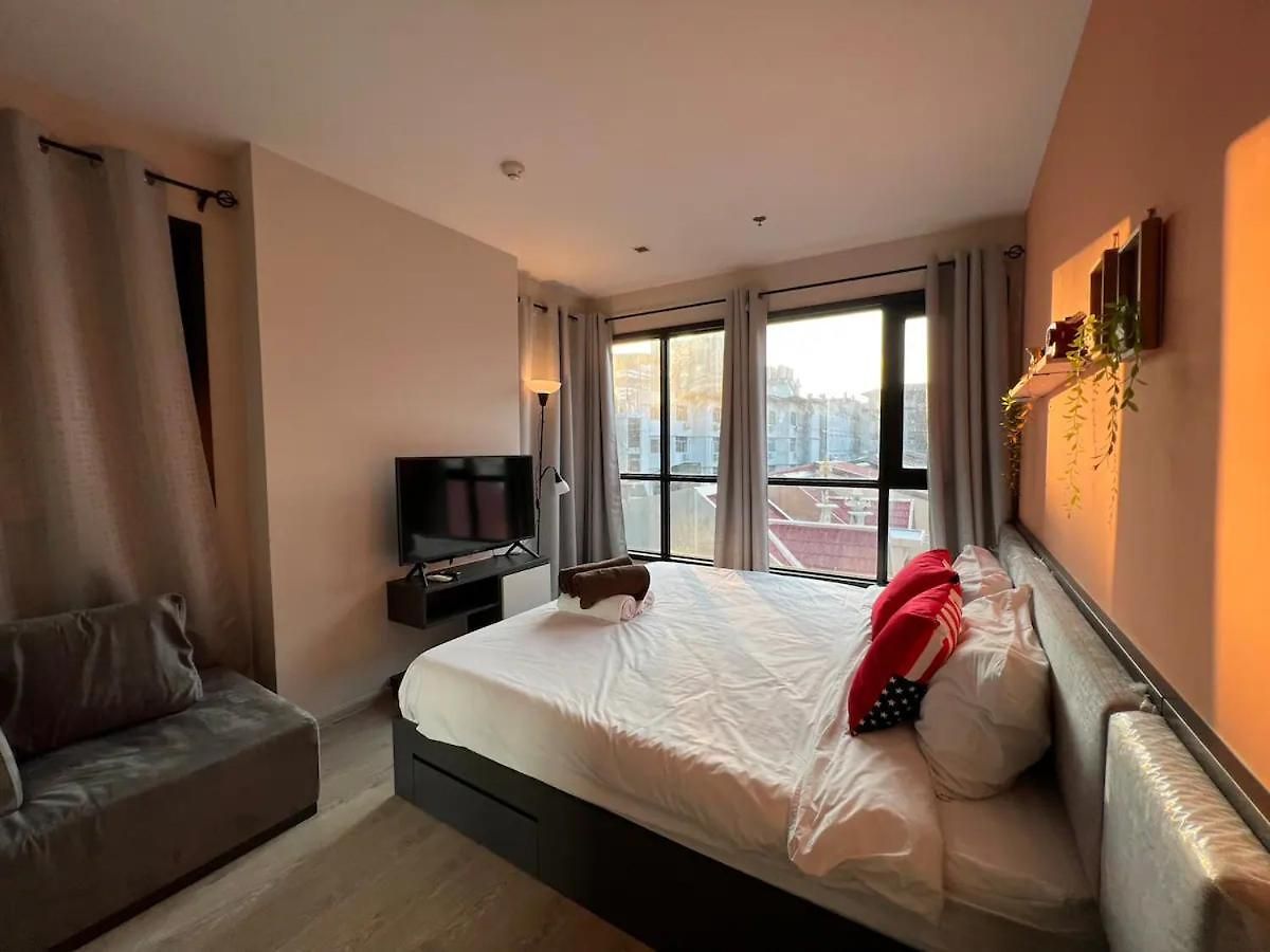 อพาร์ทเม้น Downtown Lux Fun 2bedroom Rooftop Pool #tbb6032