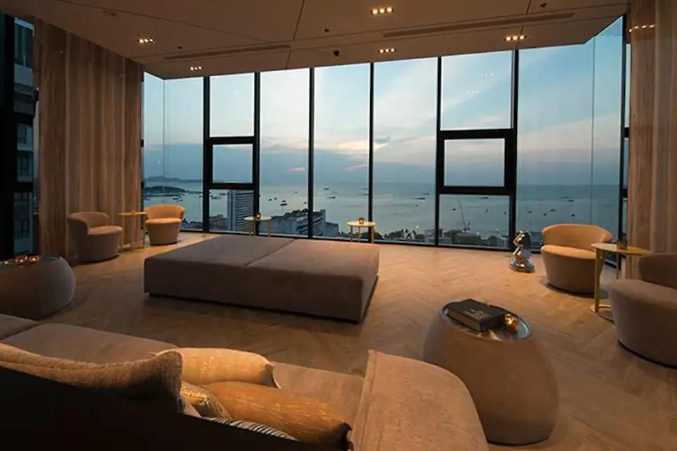 Downtown Lux Fun Rooftop Pool #ta41221 Pattaya