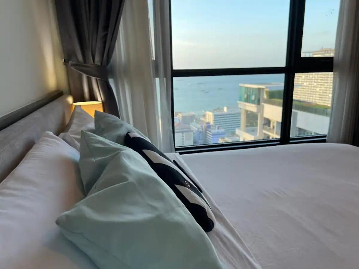 อพาร์ทเม้น Downtown Lux Fun Sea View Rooftop Pool #ta31317 *
