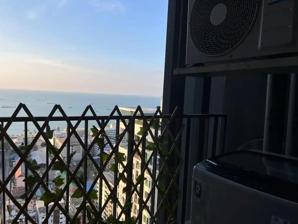 Downtown Lux Fun Sea View Rooftop Pool #ta31317 Pattaya