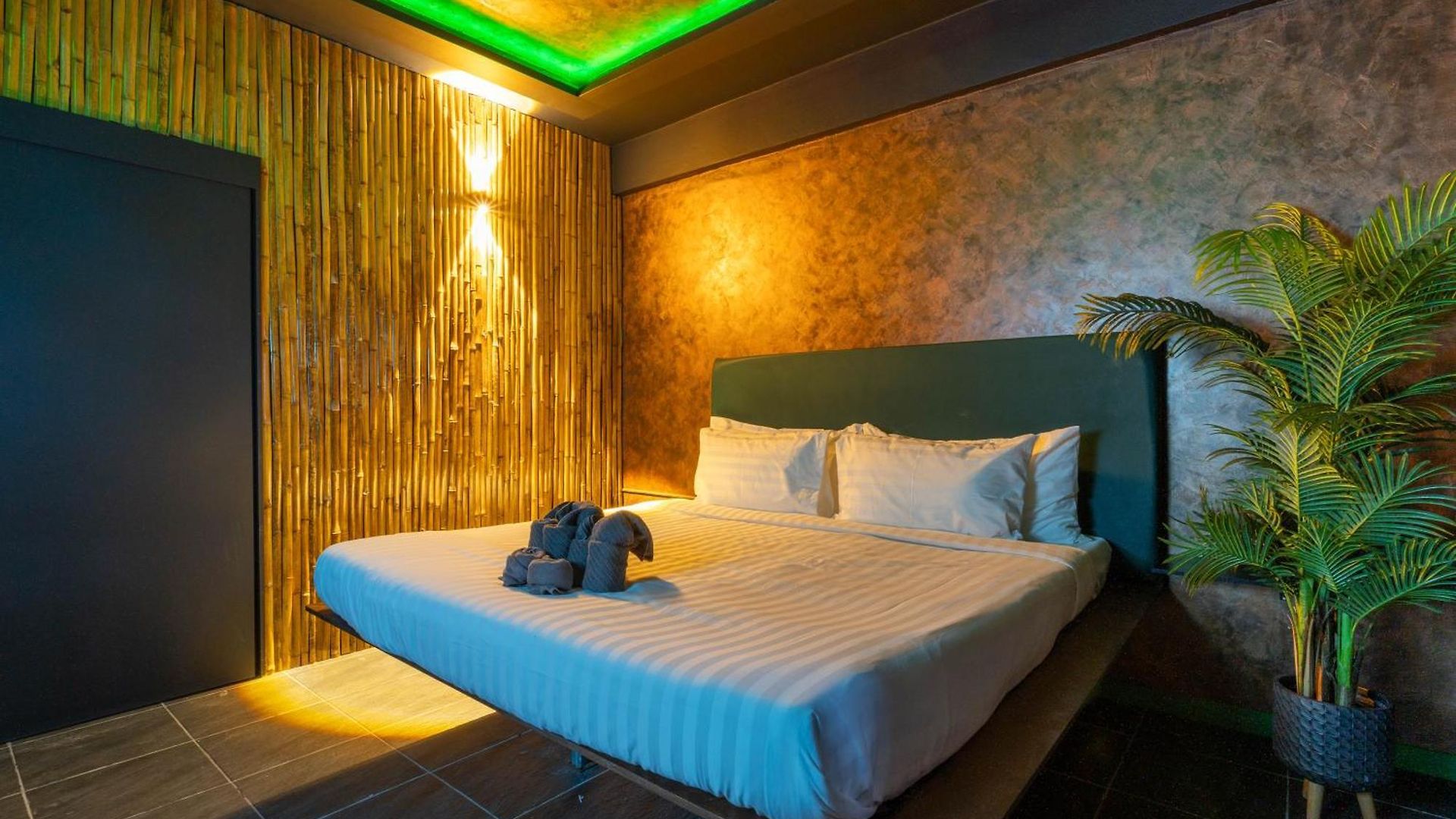 The Jungle Khophai Center 5 Bedroom Apartment *