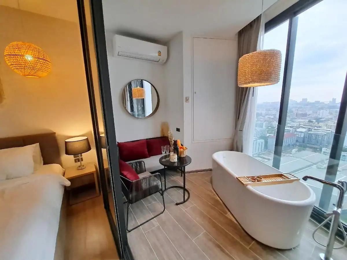Apartment Floor Intimate Pleasure The Nestsuite#e92
