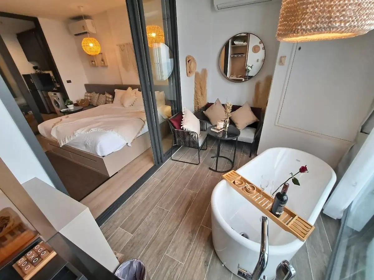 Apartment Floor Intimate Pleasure The Nestsuite#e92