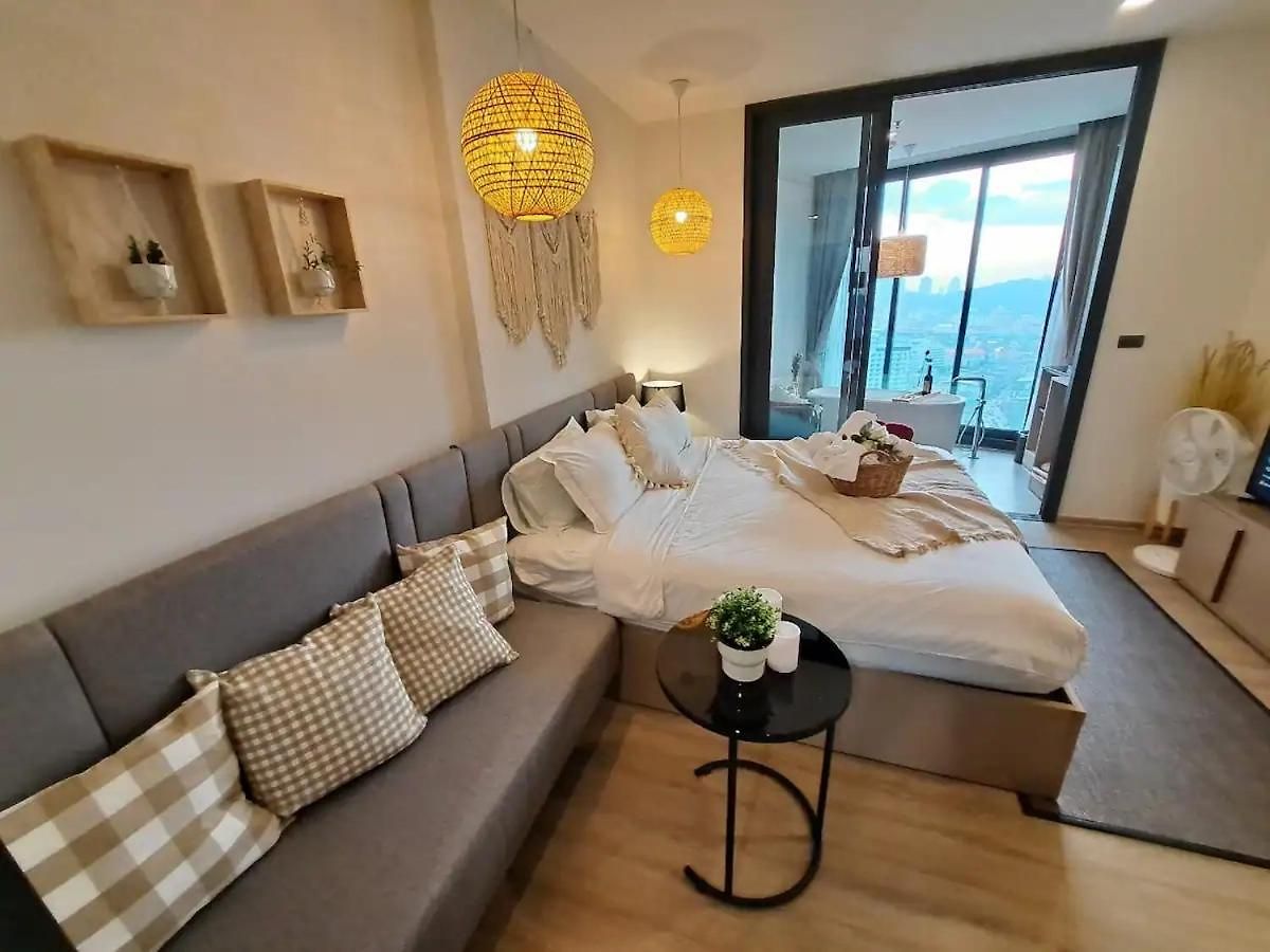 Apartment Floor Intimate Pleasure The Nestsuite#e92