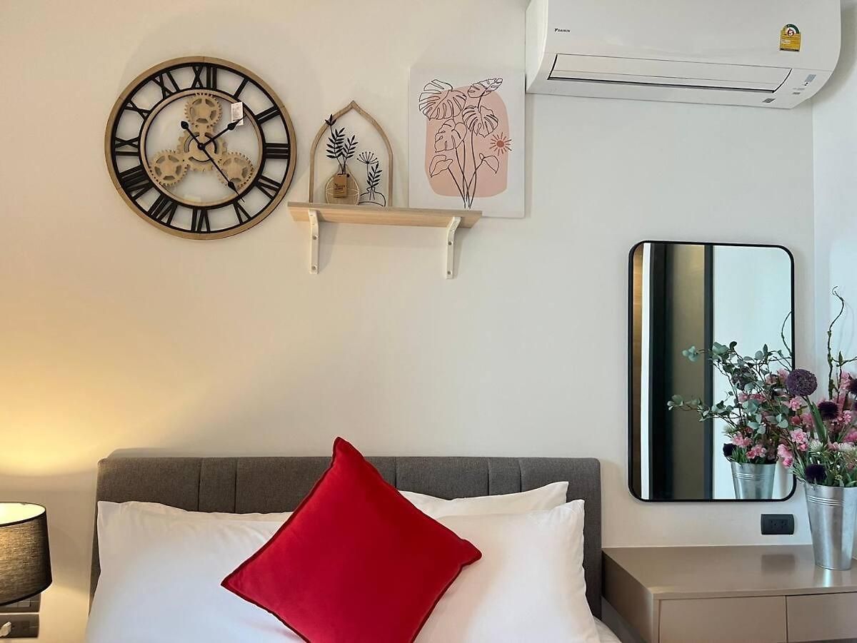 Downtown Chic Seaview #es40021 Pattaya