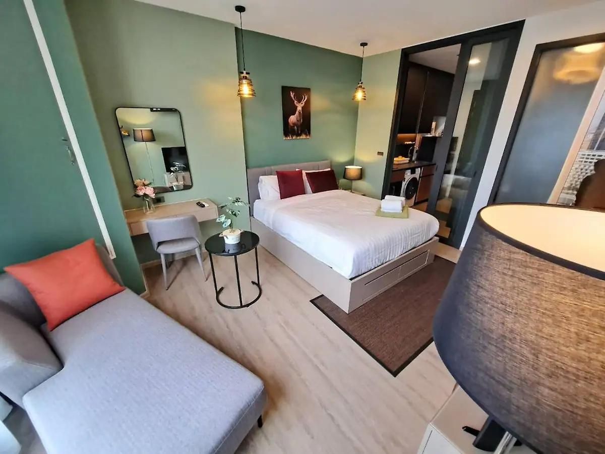 Downtown Chic Rooftop Pool #en33918 อพาร์ทเม้น *