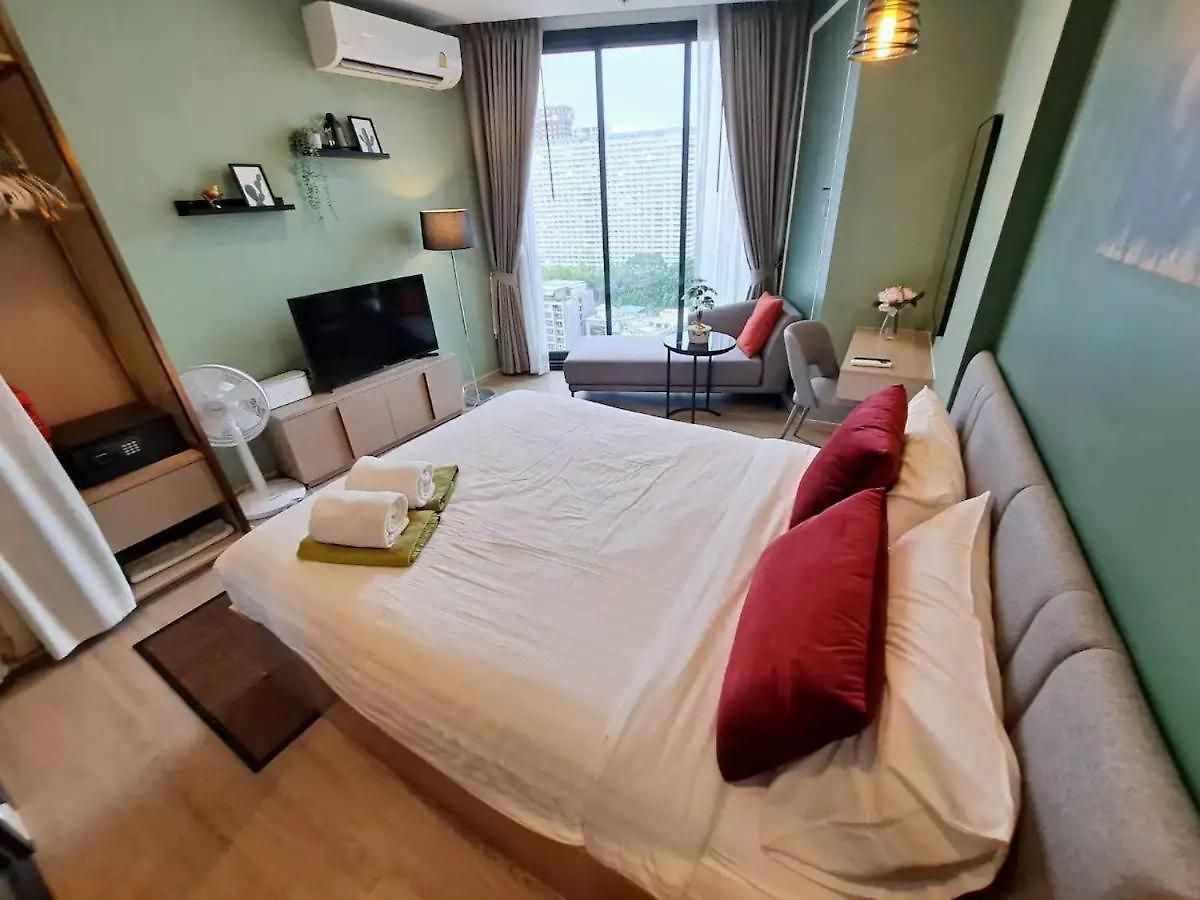 อพาร์ทเม้น Downtown Chic Rooftop Pool #en33918
