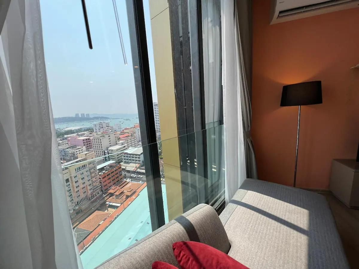 อพาร์ทเม้น Downtown Chic Rooftop Pool #es32518
