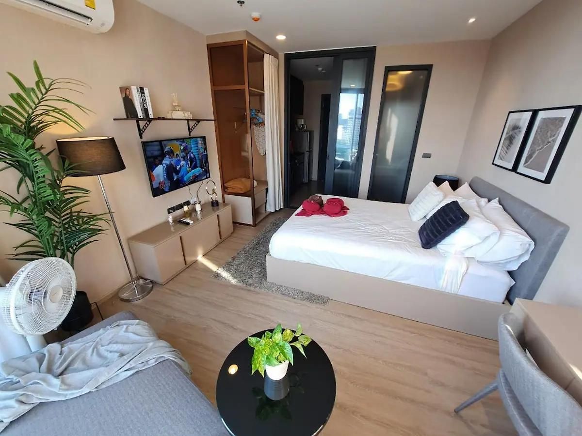 Downtown Chic Rooftop Pool #es26215 อพาร์ทเม้น