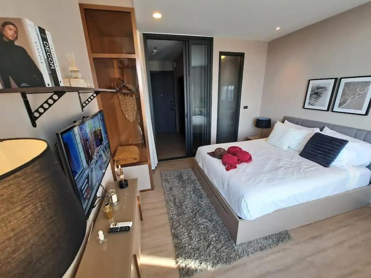 Downtown Chic Rooftop Pool #es26215 Pattaya