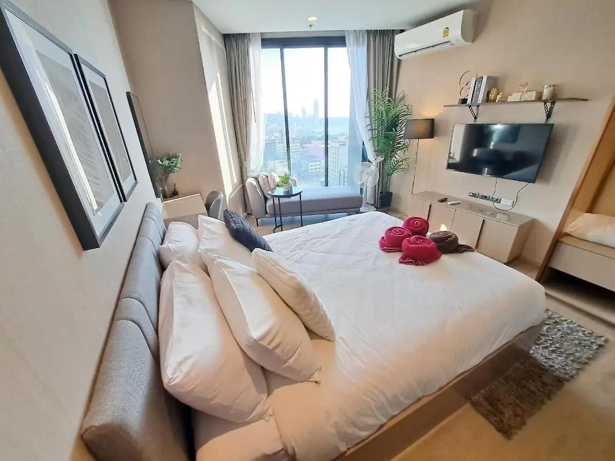 Downtown Chic Rooftop Pool #es26215 อพาร์ทเม้น Pattaya