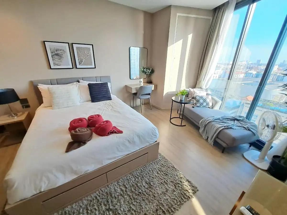 อพาร์ทเม้น Downtown Chic Rooftop Pool #es26215 *