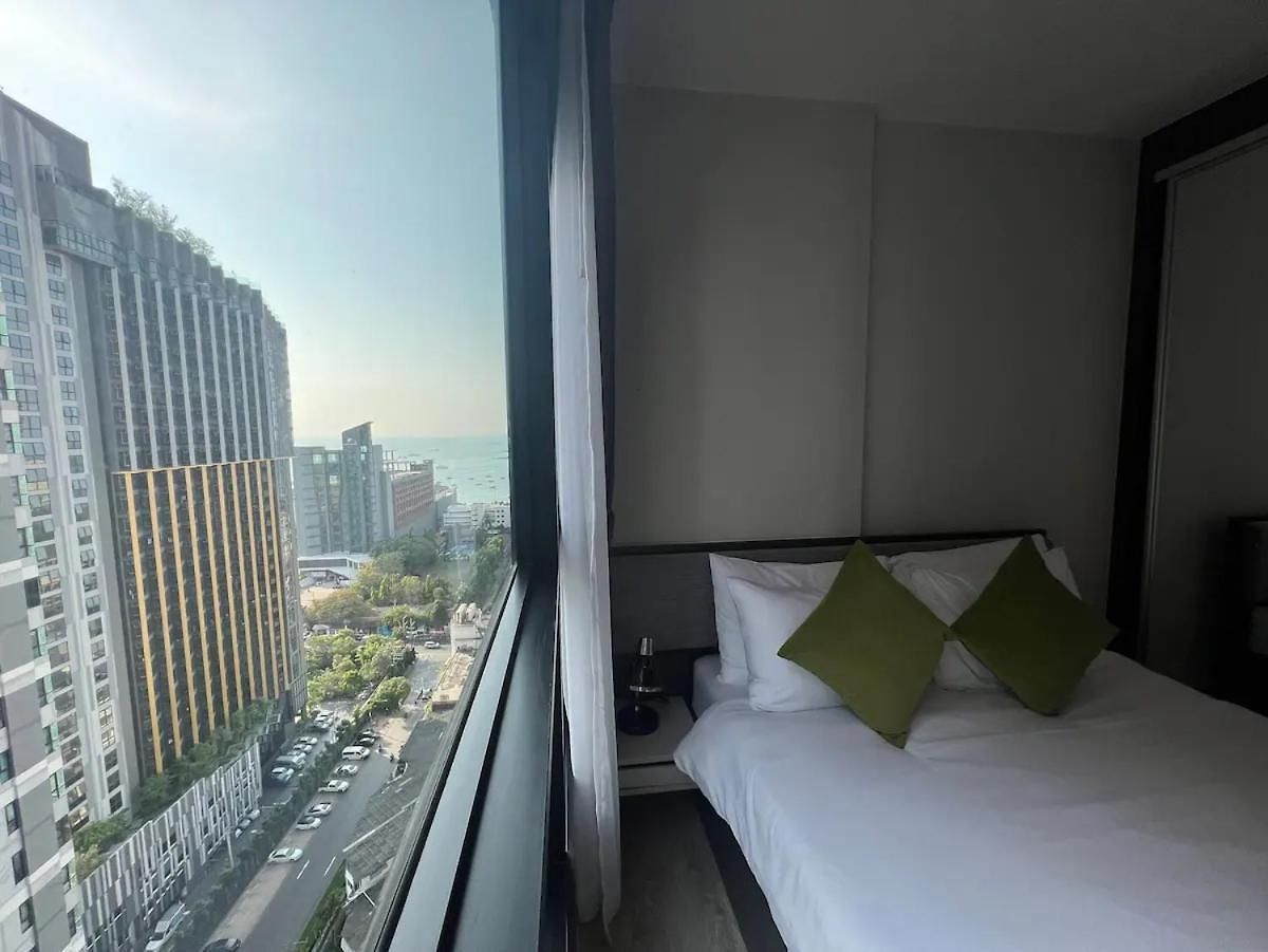 อพาร์ทเม้น Downtown Lux Fun Rooftop Pool #tb10412 *